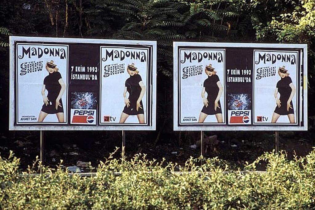 Madonna İstanbul Konser Afişleri 
