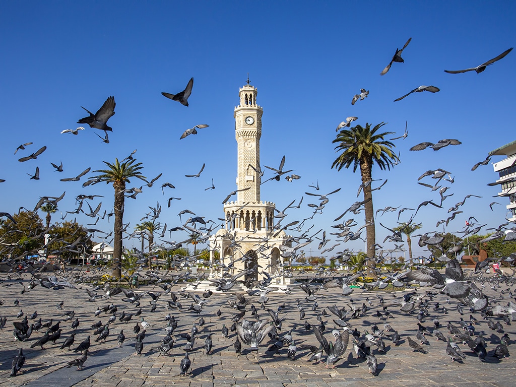 İzmir'de gezilecek yerler Saat Kulesi